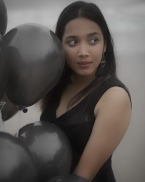 Anjali Raj Instagram - 💙black & blue🖤

📸: @aneeshminaloor_photography 
coordinated by: @rahulpallath_official