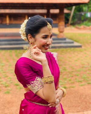 Anjali Raj Instagram - chillin’☀️

MUH: @pink_beauty_world_ 
📸: @uns__mhd_ @shafinrl