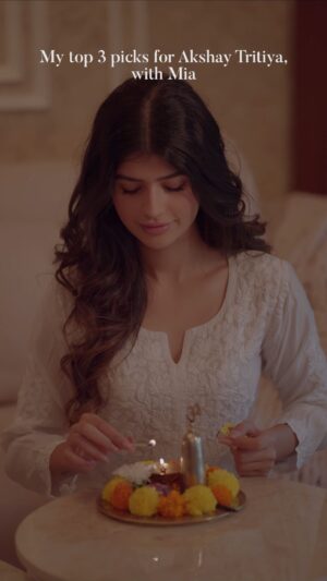 Anjini Dhawan Instagram - Akshay Tritya is that time of the year where we all go to buy gold & diamond jewellery! Mia by Tanishq is a brand I’ve been absolutely loving! They have beautiful designs and the perfect offer for Akshay Tritya! You can get upto 15% off on overall diamond jewellery value and upto 10% off on making charges of gold jewellery! So what’re you waiting for? Head to their store and get shopping ✨

#MiaByTanishq #AkshayTritiya #ForTheStarInYou #ad