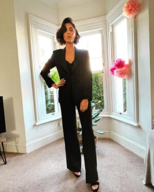 Anjli Mohindra Instagram - Glam, Bam and Thank you Ma’am.
Sky Up Next.