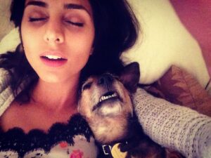 Anjli Mohindra Instagram - ‘Twas a heavy eve the night before. 
Through their Whiskey haze nowt to do but snore.
Thick as thieves they were, where’er they went. 
Joined at the hip, basically, even whilst they dreamt.