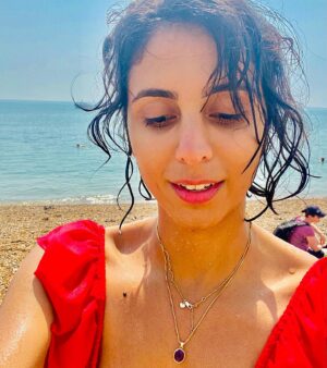 Anjli Mohindra Instagram - A day by the sea? (b)right on!