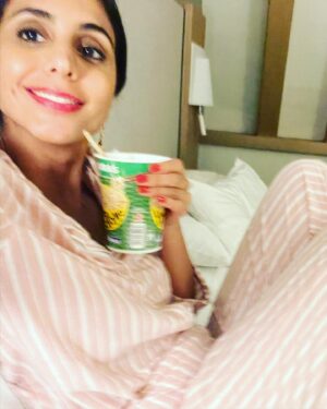 Anjli Mohindra Instagram - Love is a bug, and I miss these drugs! 💚🐞♥️🪲
