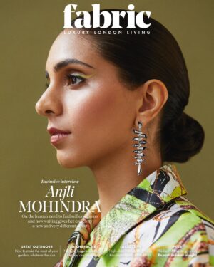 Anjli Mohindra Instagram - @londonfabricmag 
Thank you hair wizard @shukeelhair 
And stylist-sorcerer @olgatimofejeva 
And the magic makeup skills of @charlotteyeomansmakeup 

And eternally to @rk_pr_ 🤍