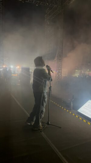 Ankit Tiwari Instagram - Thank you @iit.kanpur for an amazing evening and turning up in such big numbers!! KANPUR, You have my heart & soul! @chandigarhuniversity tonight, Let’s have a mad evening full of romance & dance ❤️ @daca_chandigarhuniversity @tbstalents #ankittiwari #atlive #ankitlive #ankitians #ankittiwarionline #ankittiwarisongs