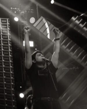 Ankit Tiwari Instagram - YAHI TO APP SUBKA PAYAAR HAI ❤️

#ankittiwari #ankittiwarifans #ankittiwarilive #ankittiwarisongs #ankittiwariliveinconcert #atlive #ankitkedeewane #performance #livemusic #band