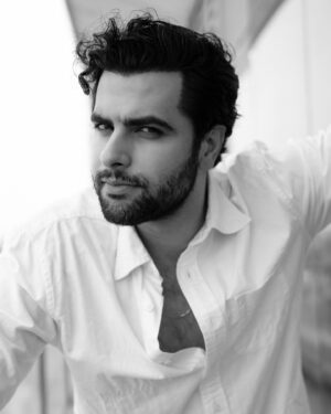 Ankur Rathee Instagram - chin up