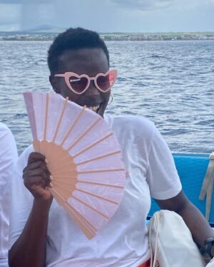 Anna Dushime Instagram - mallorca dump war auf einem boot und mir ist nicht schlecht geworden plus ich hab süße bilder gemacht feat my fupa, meine schwester @babichepapaya baby h. danke an meine älteste freundin Isabell die geheiratet hat und uns alle versammelt hat. enjoying life with no regrets is the move from now on until infinity