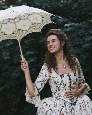 Anna Dvořáková Instagram - To all my royal subjects: 

 I have been shooting an incredible project called Eliška&Damián and it’s gonna stream on @primaftv  2.9 so in almost a week. I hope you will love it and enjoy the crazy plots and storyline this project has to offer. 

I know lately my content differs from what you are usually used to, so I wanted to thank you.. 
Thank you for sticking around, supporting me and being patient. 

With love Annie🌹

Pics by: @n.1c0lv