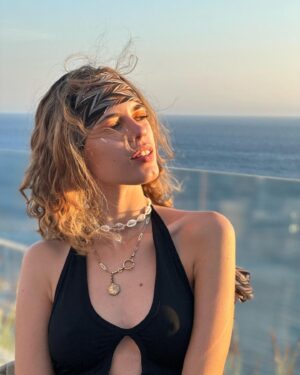 Anna Dvořáková Instagram - Some pics of me being cute and a divine food✨☀️