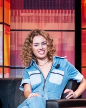 Anna Dvořáková Instagram - Oh my god!!! My first ever talkshow!! @honzadedek7padu 
Už zítra 19.9 se na tuhle jízdu můžete těšit v 21:35. Jupí!!!!

Pics:@tshine.photo