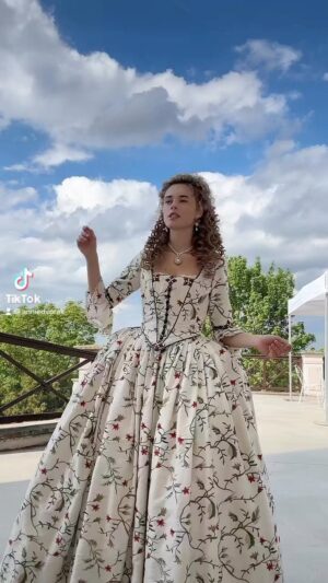 Anna Dvořáková Instagram - Shooting tv series and im excited!!
Natáčení seriálu .. moc se těším!! 
#dress #18thcentury #rococo #princess #film #tv