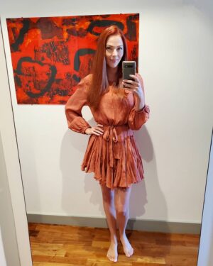 Anna Easteden Instagram - Last night in my dream I was wearing the most gorgeous dress I have ever worn in my life. I kept taking selfies with the dress on in the huge dressing room. This morning I was super disappointed that the pictures weren't in my phone!  So this picture will do. 

#selfie #outfitoftheday #model #actor #mirrorselfie #dress #mekko