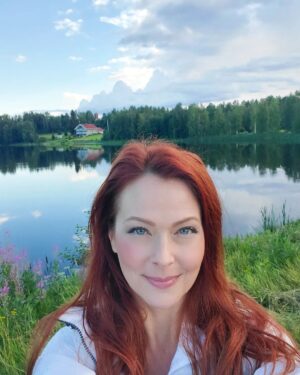Anna Easteden Instagram - Back in the good old Finland! 

#finland #suomi #travel