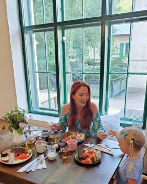 Anna Easteden Instagram - Breakfast with Ms. Mini Me @hotelcafemathildedal - super tasty and a great historical vibe! 

Paid collab with @visitsalo @visitmathildedal #visitsalo #visitmathildedal #welovesalo #ihastusaloon @somessacom #somessacom #somessacomxvisitsalo #breakfast #brunch #aamiainen #brunssi #vegan #vegaani #momlife