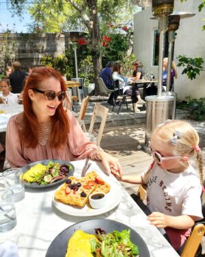 Anna Easteden Instagram - Happy Mother's Day to all Moms! 

#mothersday #äitienpäivä #brunch #aamiainen #brunssi #momanddaughter #äitijatytär