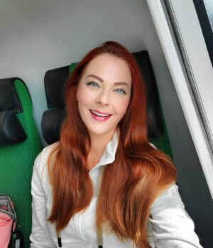 Anna Easteden Instagram - Lots of train trips for me this summer - which means that I am working! The train ride is closer to 5 hours one way. And sometimes I return the same day - so I sit in the train for 10 hours. I get lots of emails done! 

#train #vr #juna #workinggirl #helsinki #suomi #finland