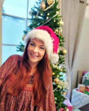 Anna Easteden Instagram - Merry day after Christmas! 

#christmas #joulu #holidays #elf #tonttu