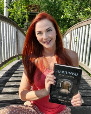 Anna Easteden Instagram - I am happy to say that I am reading this book for research purposes. Getting more insight into my character I will be shooting in Helsinki next week. @cmorefi

#harjunpääsarja #cmoresuomi #actor #actorlife #näyttelijä #tvsarja #tv #cmorefi #research #mattiyrjänäjoensuu #harjunpääjarautahuone