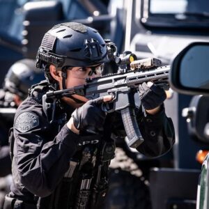 Anna Enger Ritch Instagram - The super talented @iwantithaddaway makes his ✍️ep debut TONIGHT on an ALL NEW S.W.A.T 💥💥 Directed by our own @alexrussell (also amazingly talented) 🎬🎥 This is one you won’t wanna miss 💯. also Alfaro sucks btw