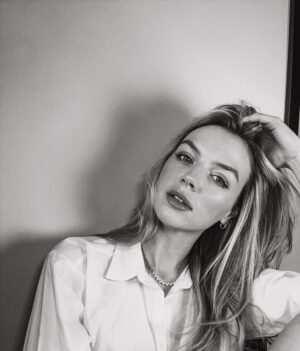 Anna Grace Barlow Instagram - ☕️