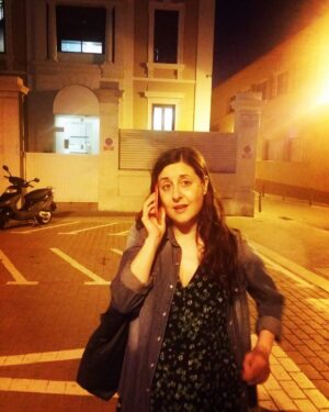 Anna Gras Instagram - Call me maybe. 

#nomakeup #strangersinthenightexchangingglances 
#barcelonalanuit