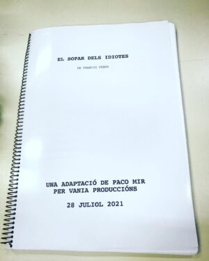 Anna Gras Instagram - En eso estamos… #elsopardelsidiotes #lacenadelosidiotas #dinnerforschmucks  #elteatrenosatura #culturasegura #tornantalestables #returntowhereitallbegan @arturbusquets @atzucac72 @vaniaproduccions @pepantongomez @arianabruguera @tonigonzalezlillo @jordividal_act @pacomirmaluquer