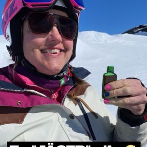 Anna Holmlund Instagram - En ”jägervila” såklart 🤪 #jägermeister foto: @zandrafb