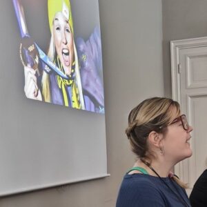 Anna Holmlund Instagram - Idag höll jag min föreläsning för Rotary, väldigt kul 🤩 Sedan var det också exakt 10 år sedan, (på dagen) jag tog mitt OS-brons. Häftigt!
#os #rotary foto: @ylvakarstrom