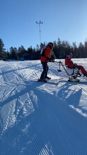 Anna Holmlund Instagram - Det här är också tider…..foto: @zandrafb #sidsjöbacken #biski