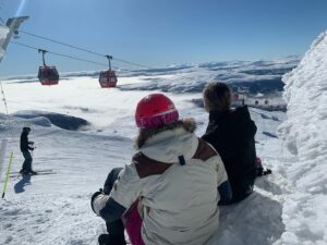 Anna Holmlund Instagram - Det är rätt bra ändå!  #åre #snowcart #gladpåsk