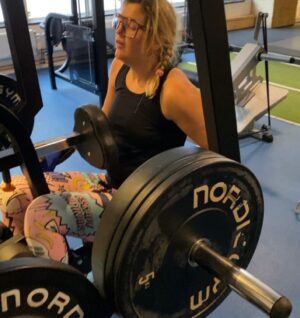Anna Holmlund Instagram - Då har jag varit på Sundsvalls, nej förlåt, världens bästa gym, nämligen RND i Sundsvall. Foto: @zandrafb #gym #träning #rnd