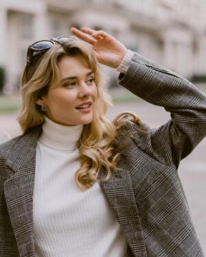Anna Klinskaya Instagram - Осень🍁
📷 @steshashilova 
🧥 @ri_pirinen