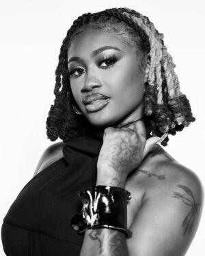 Anna-Lea Mende Instagram - @kaliii for @mtv PUSH on Times Square 🫶🏼 

production @mtv 
supervising producer @thesbrotherton 
producer / editor @jimewing2121 
production manager @la.mika.ella 
production coordinator @brew_26 
TS snaps @paramount / @viacom_intl 

photography by me

🤍

#mtv #mtvpush #kaliii