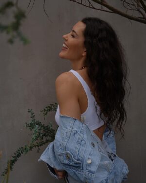 Anna-Lea Mende Instagram - moods to start your week... gratitude and happiness 🧿

⠀⠀⠀⠀⠀⠀⠀⠀⠀⠀⠀ ⠀⠀⠀⠀⠀⠀⠀⠀⠀⠀⠀ ⠀⠀⠀⠀⠀⠀⠀⠀⠀⠀⠀ ⠀⠀⠀⠀⠀⠀⠀⠀⠀⠀⠀ ⠀⠀⠀⠀⠀⠀⠀⠀⠀⠀⠀ ⠀⠀⠀⠀⠀⠀⠀⠀⠀⠀⠀ ⠀⠀⠀⠀⠀⠀⠀⠀⠀⠀⠀ ⠀⠀⠀⠀⠀⠀⠀⠀⠀⠀⠀ ⠀⠀⠀⠀⠀⠀⠀⠀⠀⠀⠀ ⠀⠀⠀⠀⠀⠀⠀⠀⠀⠀⠀ ⠀⠀⠀⠀⠀⠀⠀⠀⠀⠀⠀ ⠀⠀⠀⠀⠀⠀⠀⠀⠀⠀⠀ ⠀⠀⠀⠀⠀⠀⠀⠀⠀⠀⠀ ⠀⠀⠀⠀⠀⠀⠀⠀⠀⠀⠀ ⠀⠀⠀⠀⠀⠀⠀⠀⠀⠀⠀
#denim #denimjacket #denimshorts #bralettes #streetstyle #natural #curls #curlygirls #skincare #girlswithcurls #la #lamodels #laactors #schauspielerinnen #actriz #summertimefine #ootd #fashion #styleinspo #santamonica #venice #nature #naturallight #mood #happiness #gratitute #sonyalpha #womenempowerment