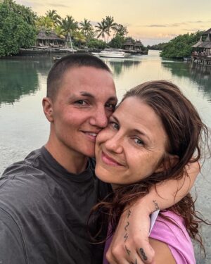 Anna-Liisa Bergström Instagram - Mauritius..Oli ja meni🙈
Ihana lämpö ja valo☀️☀️☀️ Ne oli parhaat!
Meillä myös kivat hotellit missä tuli hengattua sitten vähän enemmän🦭💩😅