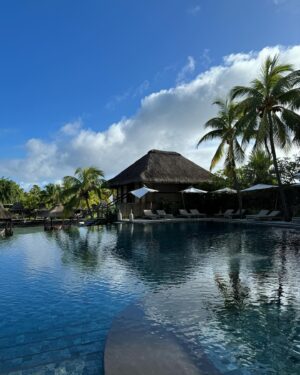 Anna-Liisa Bergström Instagram - Mauritius..Oli ja meni🙈
Ihana lämpö ja valo☀️☀️☀️ Ne oli parhaat!
Meillä myös kivat hotellit missä tuli hengattua sitten vähän enemmän🦭💩😅