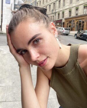 Anna Maiche Instagram - Found a new sustainable fashion brand and I love them so. @_blacktogrey strives to be a fully circular brand, avoiding the extraction of raw new materials and incorporating a recycling program into their company. They use  responsible, certified recycled, organic, and next-generation raw materials including The Loop, a yarn made from textile pre-consumer and post-consumer waste.

Their Shade Trousers are perfection 🙌🏼 Thank you for the steps you’re taking to make our fashion world more sustainable @_blacktogrey !