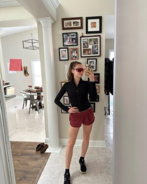Anna Maiche Instagram - Went from not being able to run more than 2 minutes to running over an hour and now this is my entire personality