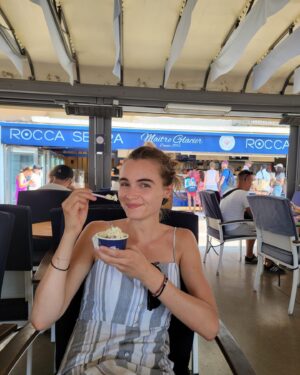 Anna Maiche Instagram - A little mother daughter trip ☀️