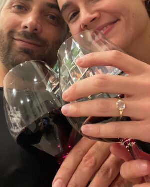 Anna Maiche Instagram - Fiancé !!!!! 💍💍💍