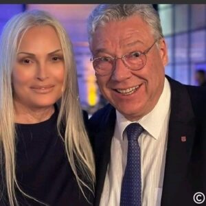 Anna Oxa Instagram - SVIZZERA: SECRET HANGAR 2023
Anna Oxa e Filippo Lombardi