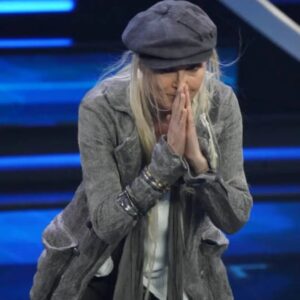 Anna Oxa Instagram - Un grande ringraziamento ai miei nuovi follower! Sono felice di avervi tra noi! Lara Dazio, Rita Ambrosio, Arafat Mahfuj Tushar, Thomas Guerrafondaio, Stefania Bolelli, Peguy Bergson, Tremenda Divas