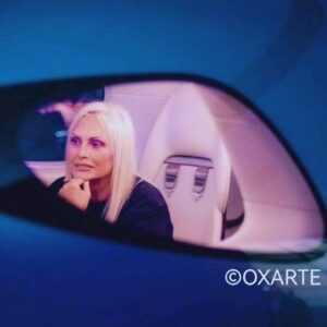 Anna Oxa Instagram - Svizzera:
Anna Oxa sul primo aereo elettrico...
Domani sarà a Roma 
per l'udienza con la RAI... 
Vi aggiorneremo... 
Un abbraccio a tutti