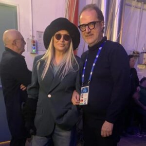 Anna Oxa Instagram - Una chicca per voi...
Quando Anna Oxa è arrivata in RAI 
il 16 Dicembre 2022 in tanti erano felici di rivederla... Tanti l'hanno accolta con grande gioia... La domanda è: secondo voi, se il Direttore Coletta era contento per la presenza di Anna Oxa, chi ha ostacolato e/o ostacola la sua presenza in RAI?
#annaoxa #oxarte #annaoxa-oxarteTv