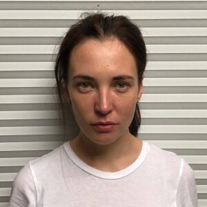 Anna Shepeleva Instagram - Оставайтесь дома!Интернет совсем не мой друг,конечно,и функцию «задай мне вопрос» я освою,наверное,к концу карантина,поэтому,если у вас уже сейчас есть вопрос,задавайте под этим фото и я всем отвечу) #безфильтров #безприкрас