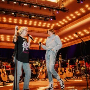 Anna Ternheim Instagram - I'm still on a high after our shows this weekend! Big warm thanks to everyone coming out to see us play and bring you a little piece of our Nashville. I'm really gonna miss hangin' and playing together with these amazing people🙏🏻 @wherearetheunicorns @erikarvinder @ivanjohandavid @sassamusik @zumsteelanders @_olawinkler_  @sverigesradiossymfoniorkester ❤️ 

photography:  @johannapetterssons