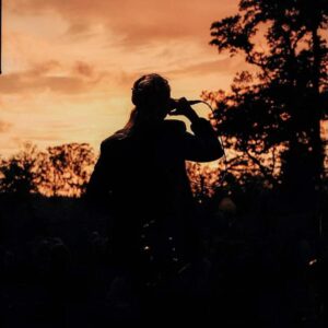 Anna Ternheim Instagram - This is me singing as the sun sets on @lillabjorko 
Seeing your faces and the red sky made me warm inside