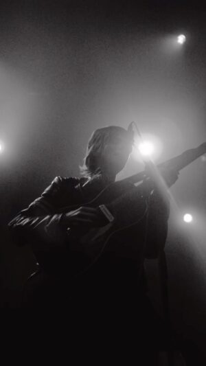 Anna Ternheim Instagram - Stockholm is rainy and grey but I have a warm hug for you. Here's my take on Dancing With Tears in my eyes by @ultravoxuk I love the band and the song, really hope you like this version. Have a wonderful weekend everyone.