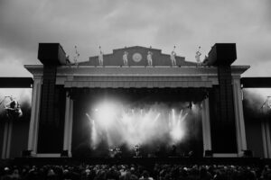Anna Ternheim Instagram - Thanks Gothenburg for showing up on a grey rainy Wednesday. I loved every minute on stage playing for you. 
photography: @studio.maximilian.koenig